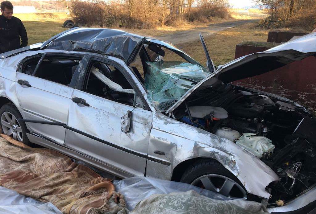 EXLCUSIV VIDEO FOTO - BMW-ul furat din Broscărie este daună totală. Hoții vroiau să fugă din țară