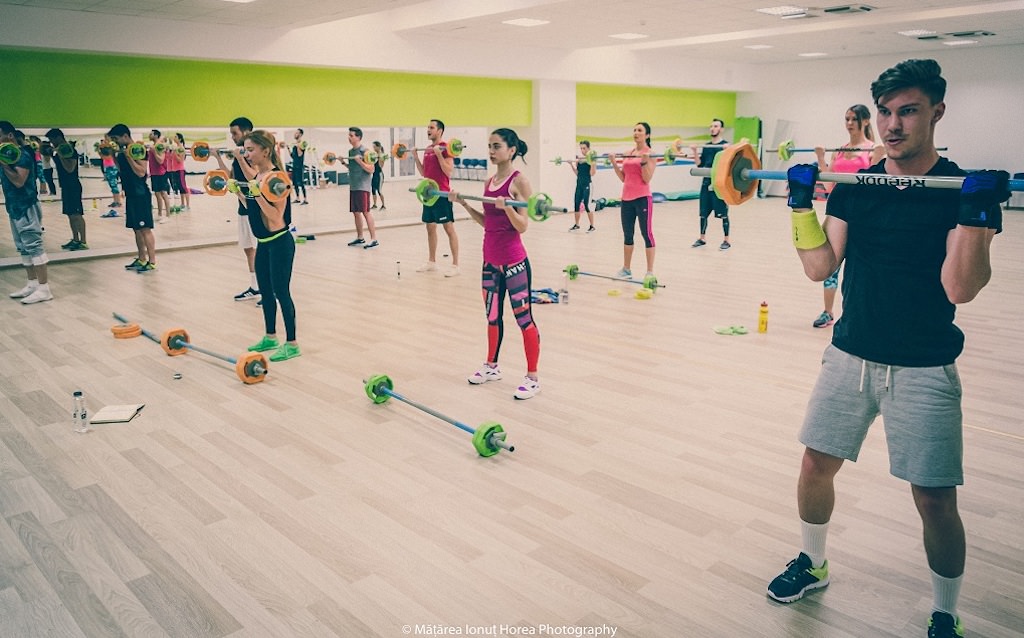 transformă-ți pasiunea pentru sport într-o carieră de succes cu academia de fitness wellzon