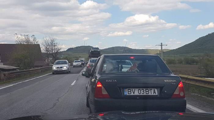 VIDEO FOTO - Trafic îngreunat la ieșirea de pe Valea Oltului. Cozi de peste șapte kilometri la Boița