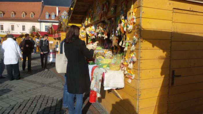 VIDEO FOTO - S-a deschis Târgul de Paști din Sibiu. Atmosferă de sărbătoare și atracții pe măsură