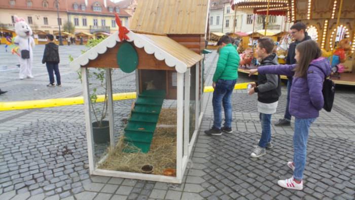 VIDEO FOTO - S-a deschis Târgul de Paști din Sibiu. Atmosferă de sărbătoare și atracții pe măsură