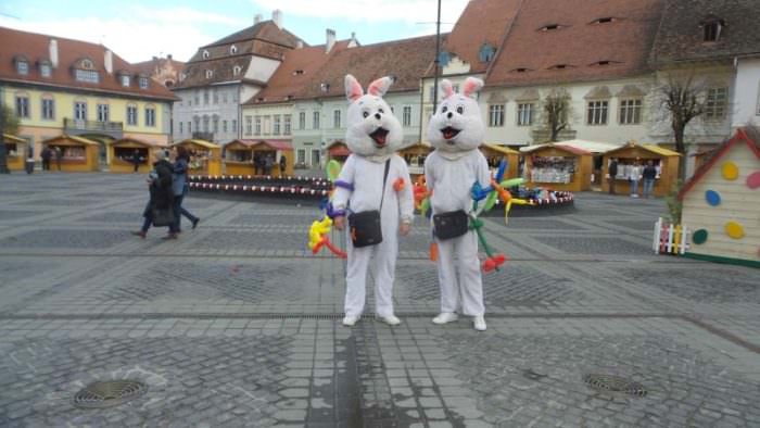 VIDEO FOTO - S-a deschis Târgul de Paști din Sibiu. Atmosferă de sărbătoare și atracții pe măsură