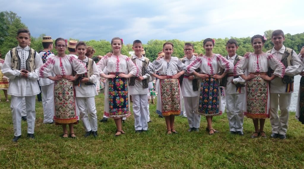 foto - școala de dans „ioan macrea” aniversează 5 ani de existență prin participarea la un festival internațional