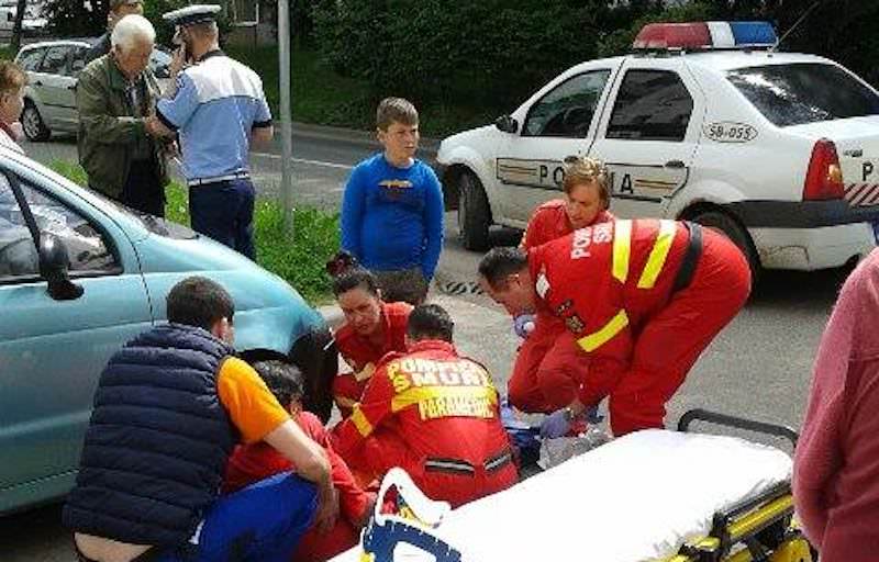 update foto - accident pe calea cisnădiei. bărbat lovit pe trecerea de pietoni