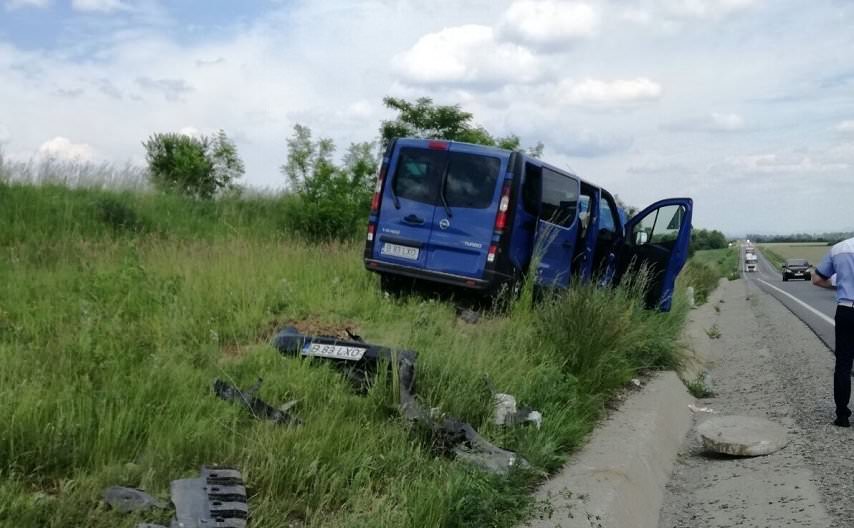 foto - foto – accident pe dn1 între făgăraș și sibiu. patru persoane rănite