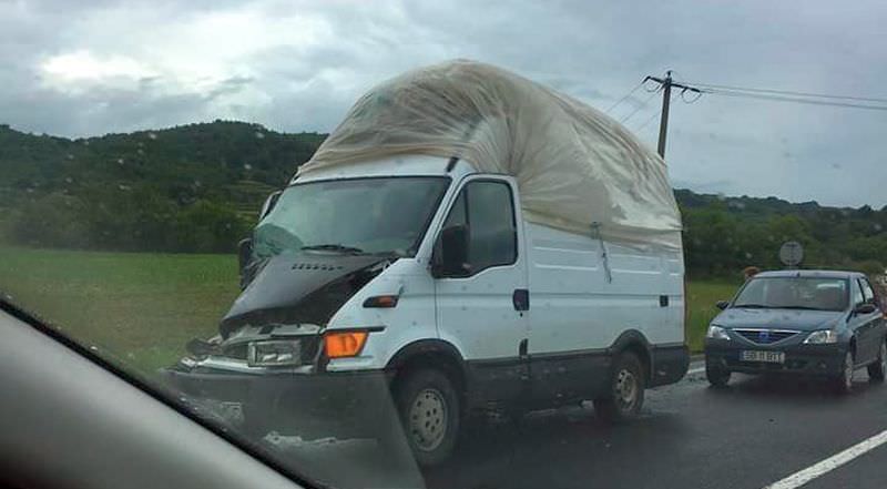 update foto - accident în hula bradului pe dn1. trei răniți printre care și un copil de nouă ani