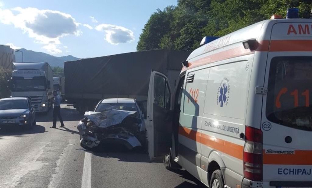 video foto blocaj pe dn7, sibiu – rm. vâlcea din cauza unui accident cu trei mașini