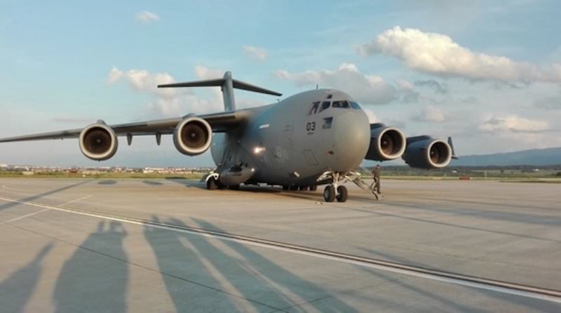 transport aerian cu 45 de tone de echipamente medicale din coreea de sud - aduse cu o aeronavă nato