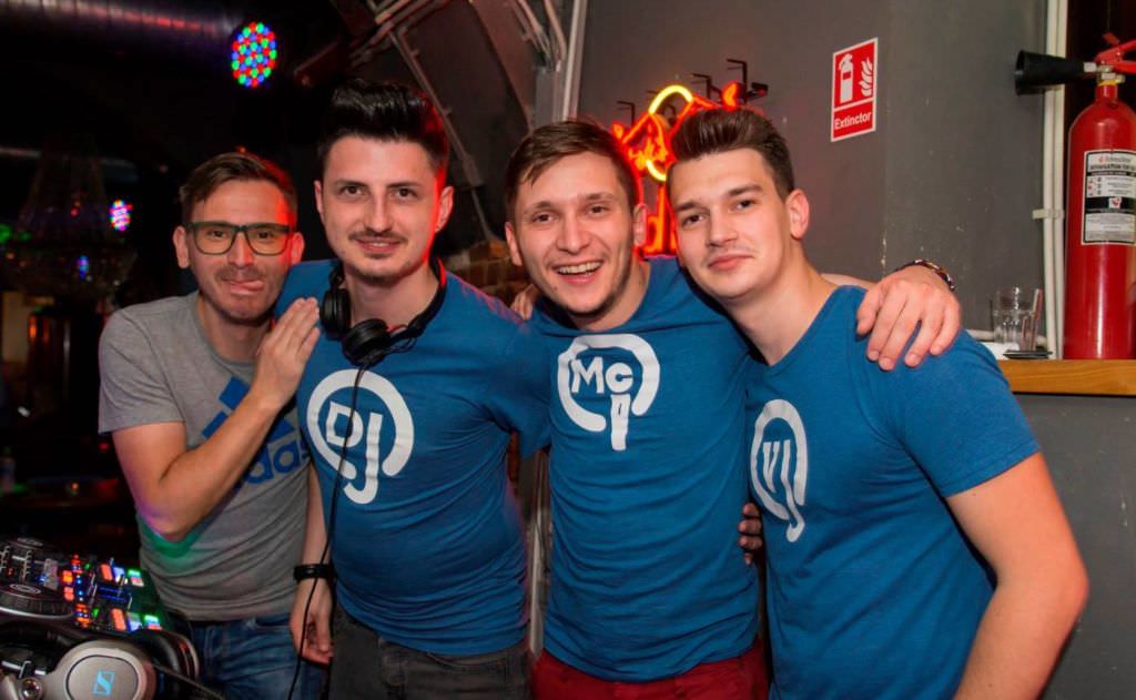 dj-ii care fac cel mai tare party studențesc din sibiu. faceți cunoștință cu dj andu și mc ionu