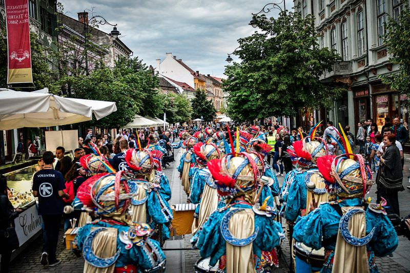 festivalul internațional de teatru sibiu membru în rețeaua europeană de management și politici culturale