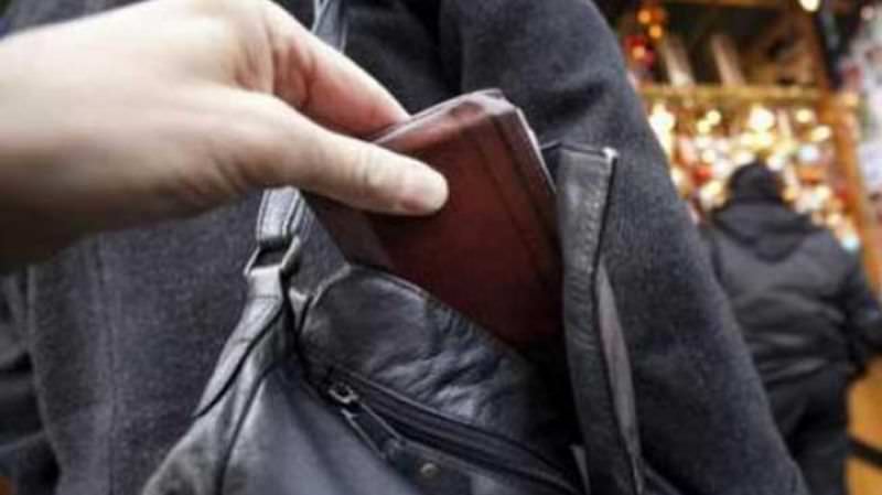 Tânăra care a furat 7.000 de lei, în arest preventiv