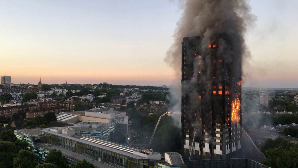 video – cel puțin șase morți și 64 de răniți în urma incendiu puternic de la grenfell tower din londra