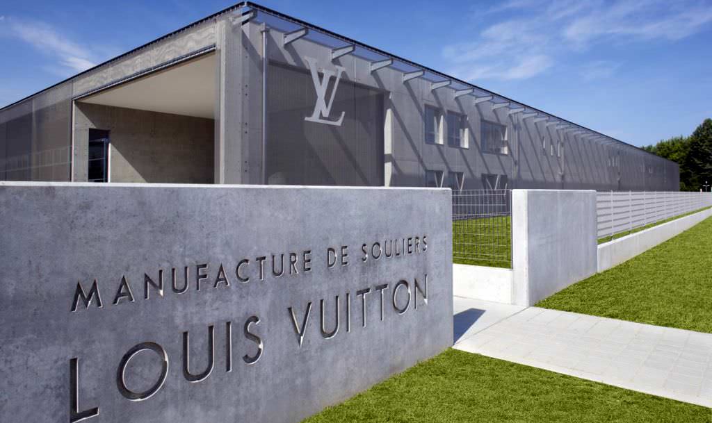 presa britanică scrie ca în fabrica louis vuitton din cisnădie muncitorii au salarii mizere