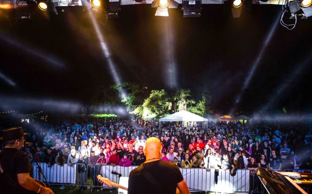 începe cel mai fain eveniment din acest weekend la sibiu – super concerte în pădurea dumbrava