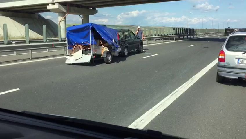 UPDATE FOTO Accident pe autostrada A1 între Sibiu-Deva. Patru persoane rănite