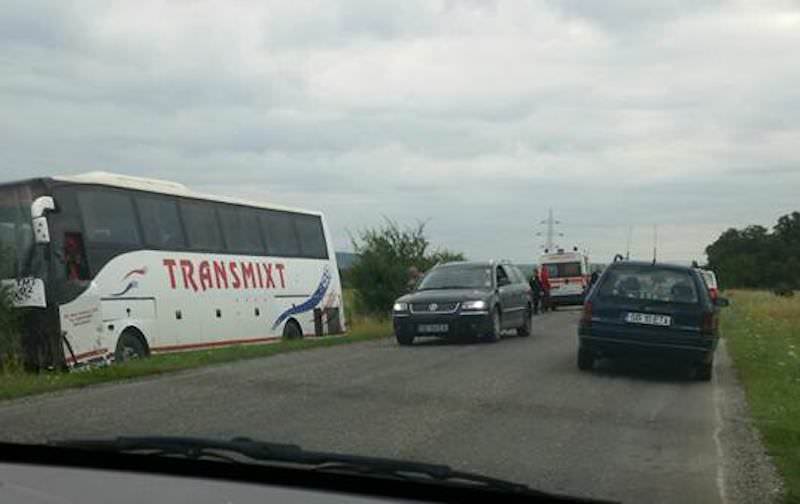 foto – autobuz transmixt implicat într-un accident între sibiu și cisnădie