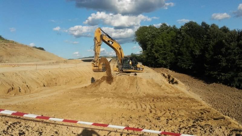 secțiuni din autostrada sibiu - pitești, blocate din cauza contestațiilor