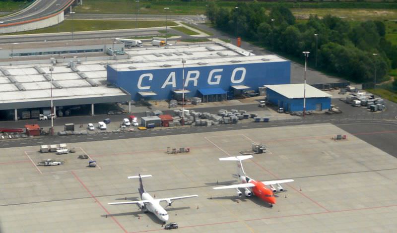 video - directorul aeroportului a anunțat când vom avea un terminal cargo la sibiu