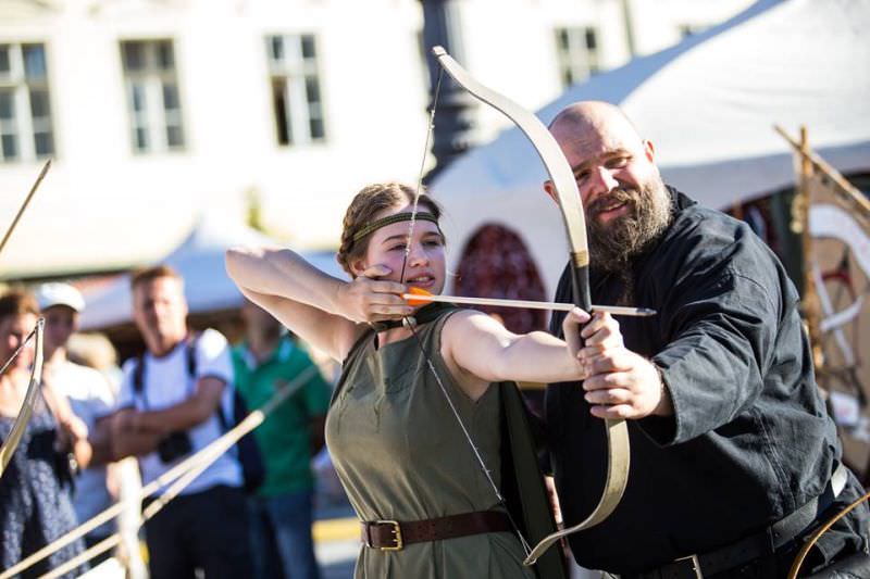 începe cel mai tare eveniment al weekend-ului la sibiu. poftiți la festivalul medieval „cetăți transilvane”