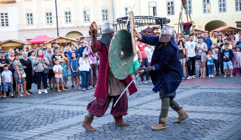 începe festivalul medieval „cetăți transilvane” - sute de povești și personaje vor invada străzile sibiului