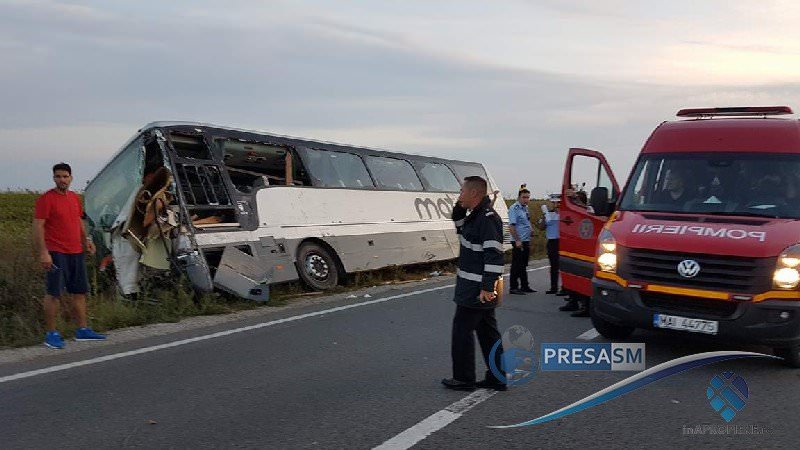 video foto accident grav pe dn19 la satu mare. treisprezece persoane rănite