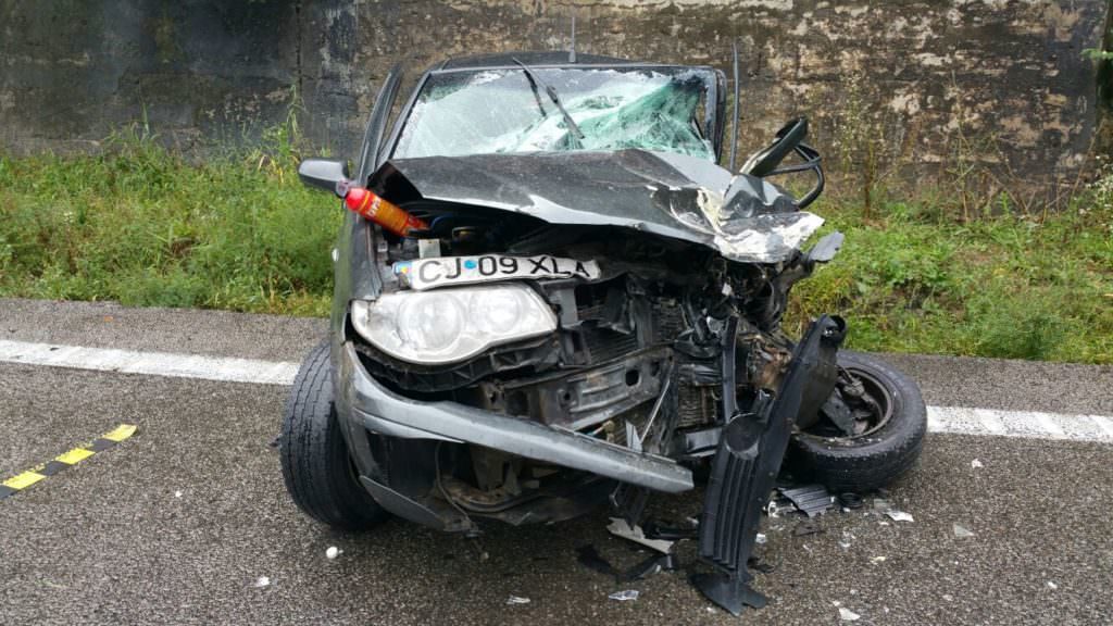 update galerie foto accident duminică pe valea oltului - trei mașini implicate și cinci răniți