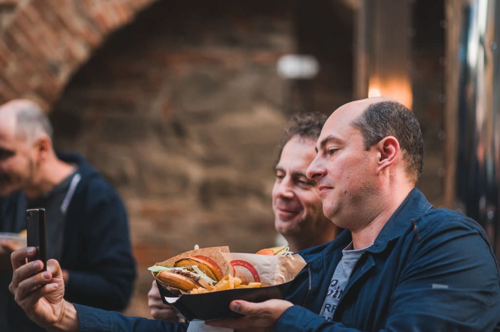 Festin culinar la ”Foodie – street food cuisine”. Pe cea mai frumoasă stradă din Sibiu