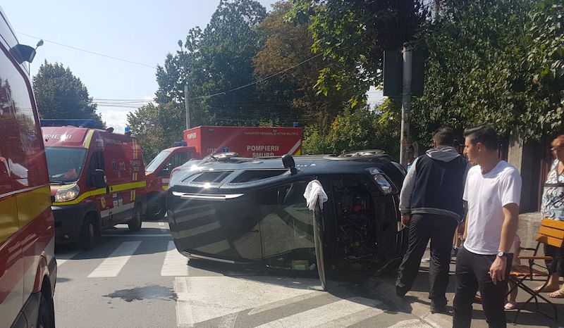 update foto - accident pe victoriei. cinci răniți din care doi sunt copii