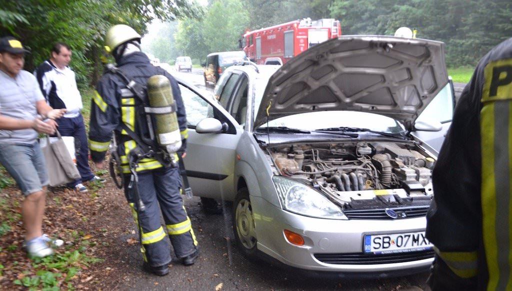 încă o mașină a luat foc - acum pe strada maramureșului