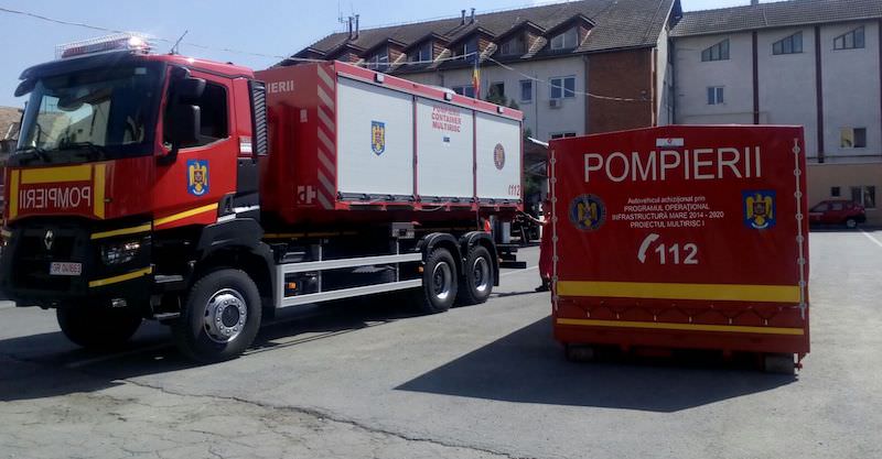 FOTO Camion și container pentru căutarea și salvarea persoanelor, în dotarea ISU SIBIU