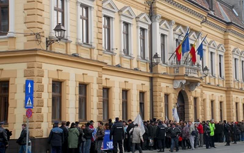 protestul pnl la prefectura sibiu restricționează traficul pe șaguna luni după amiază