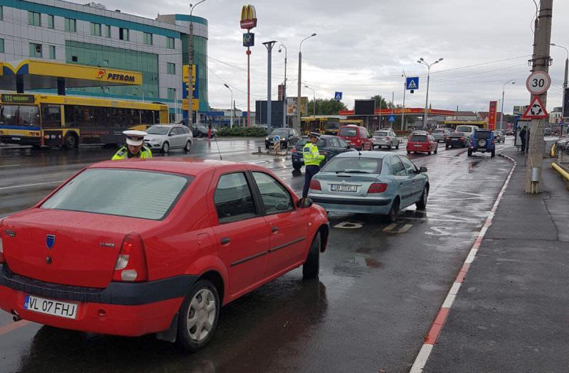 foto - zeci de permise reținute de polițiștii sibieni în ultimele zile. s-au dat și peste 800 de amenzi