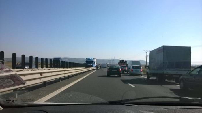 UPDATE FOTO - Accident pe A1 între Sibiu și Săliște. Cel puțin un rănit