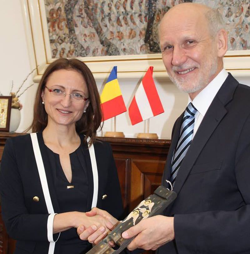 foto ambasadorul austriei a fost în vizită la cj sibiu. discuții importante cu daniela cîmpean