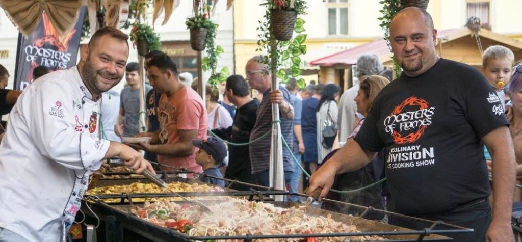 începe vinfest - vinuri de soi, muzică faină și surprize culinare în weekend pe strada cetății