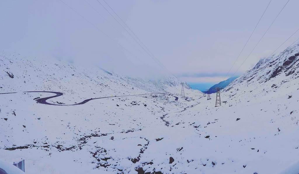 FOTO - Circulația rutieră reluată pe Transfăgărășan între Bâlea Lac și Bâlea Cascadă