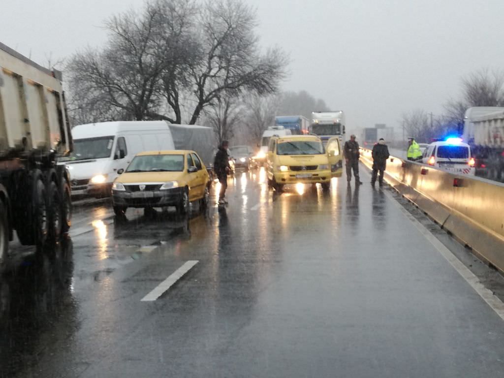 foto - accident pe dn1 la veștem. o persoană rănită