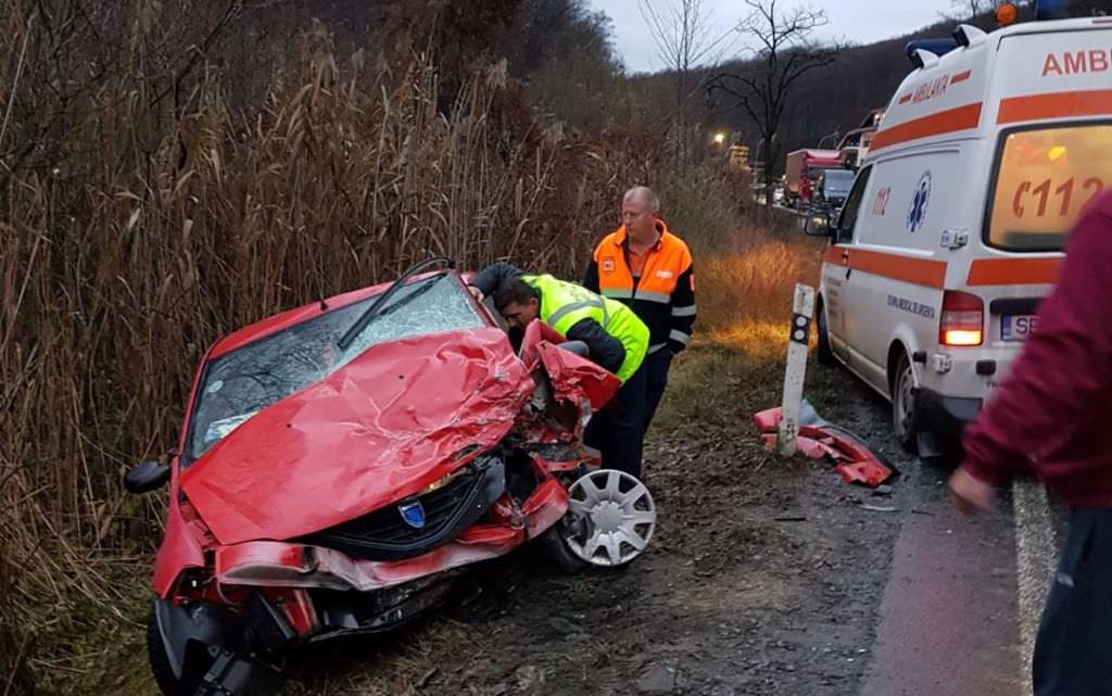 foto - accident mortal pe dn1 - hula bradului. coliziune între un logan și un tir