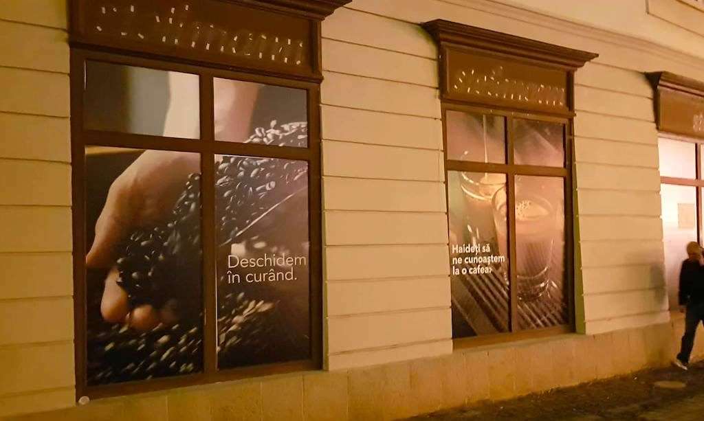 lucrările de la cafeneaua starbucks din piața mare ’’urecheate’’ de municipalitate