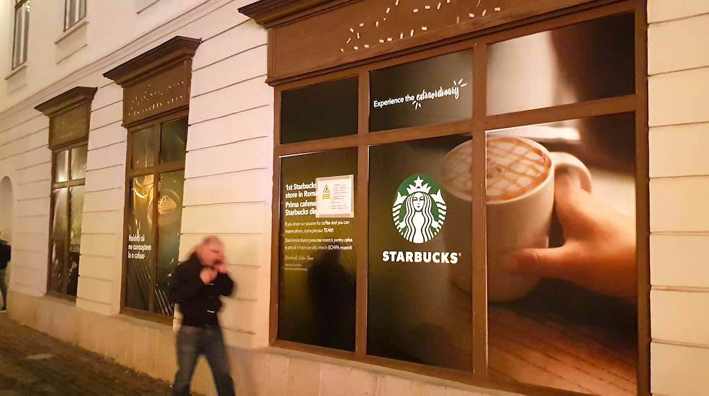 lucrările de la cafeneaua starbucks din piața mare ’’urecheate’’ de municipalitate