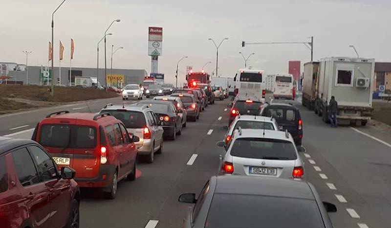 trafic de coșmar în oraș. evitați zona shopping city și centrul istoric al sibiului