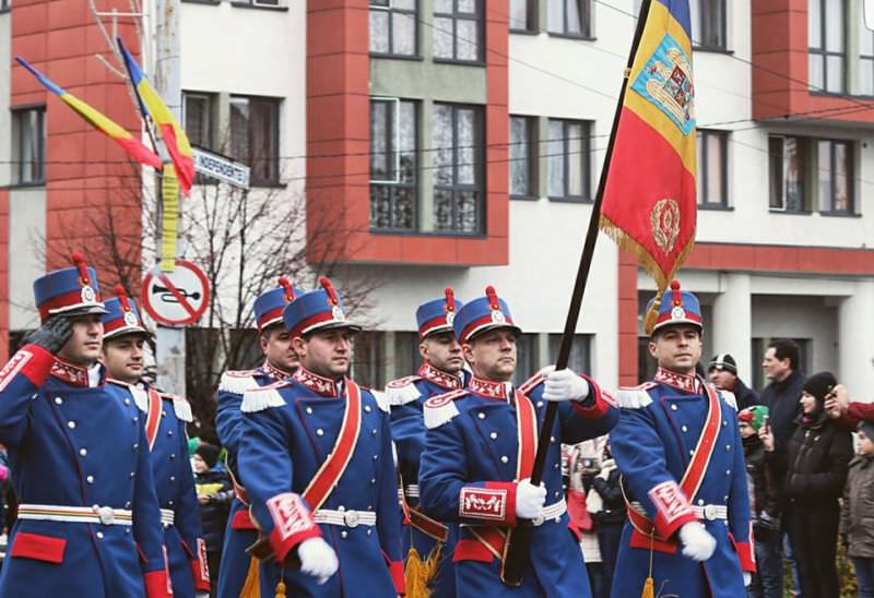 video foto paradă militară de 1 decembrie, la sibiu. au asistat mii de sibieni