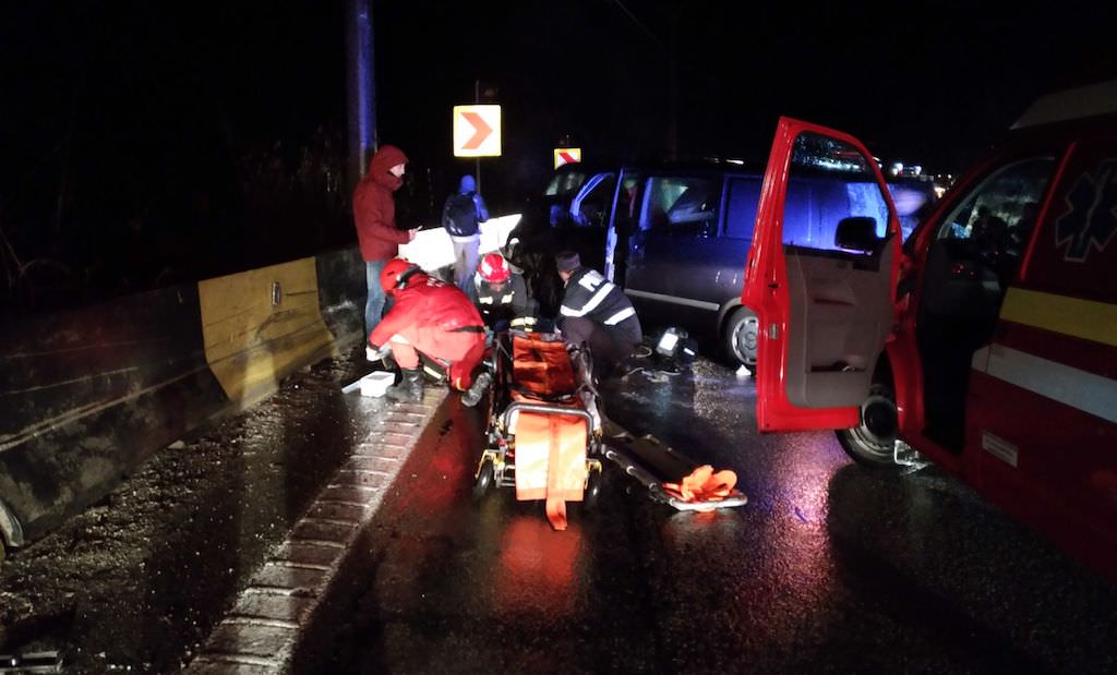 update foto accident mortal pe dn7 - valea oltului. doi copii din sibiu și tatăl lor au fost răniți