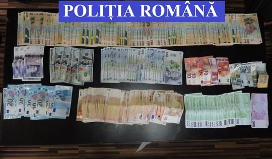 hoți care se dădeau comis voiajori prinși de poliție. au dat zeci de lovituri la sibiu și în țară