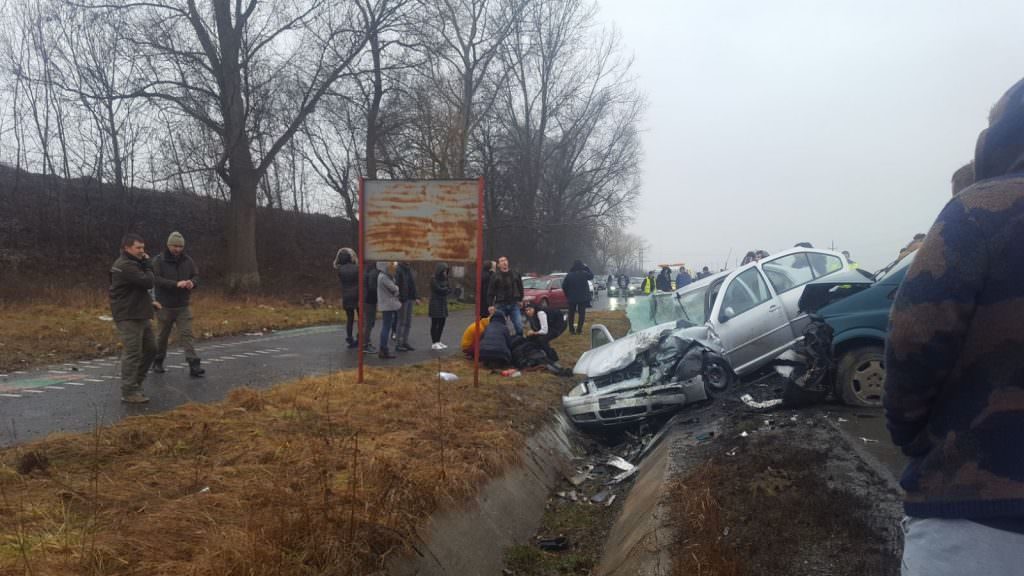 UPDATE VIDEO FOTO Accident cu cinci răniți pe DN1 la Avrig