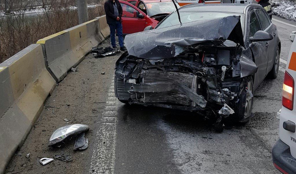 update video foto trei răniți și un mort într-un accident pe valea oltului