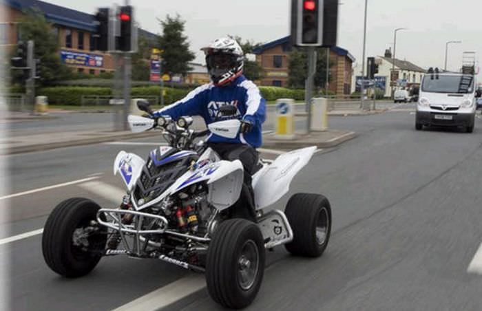 dosar penal pentru că s-a plimbat cu un atv neînmatriculat