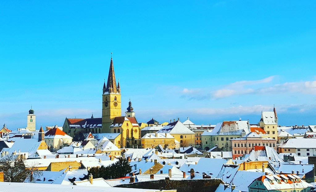 turiștii petrec noaptea dintre ani la sibiu - abia dacă mai găsești o cameră liberă