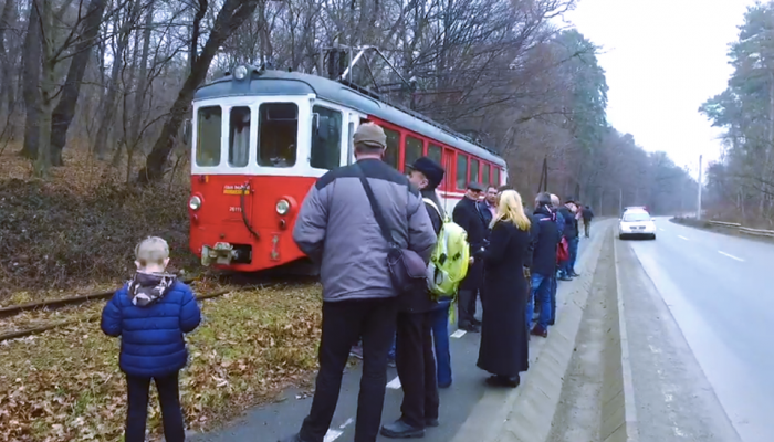 foto video - tramvaiul circulă din nou între sibiu și rășinari. prima cursă, cu peripeții