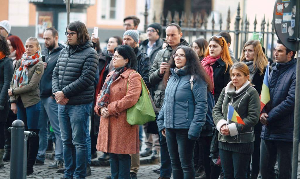 video flash mob în fața sediului psd sibiu. se împlinesc 100 de zile